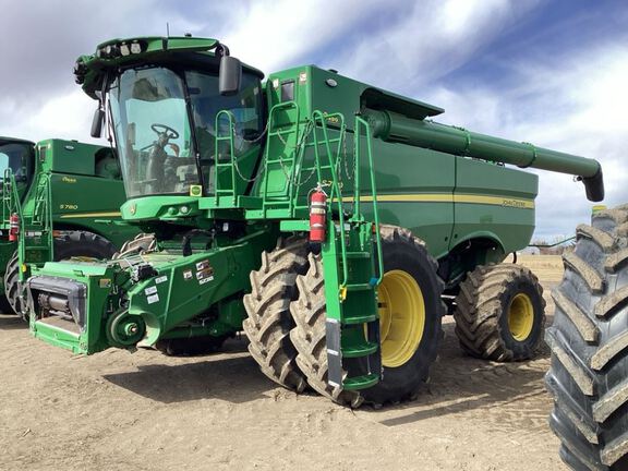 2023 John Deere S780 Combine