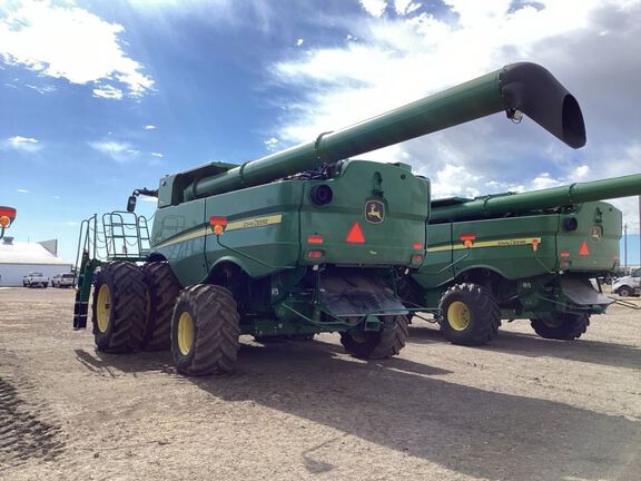 2023 John Deere S780 Combine