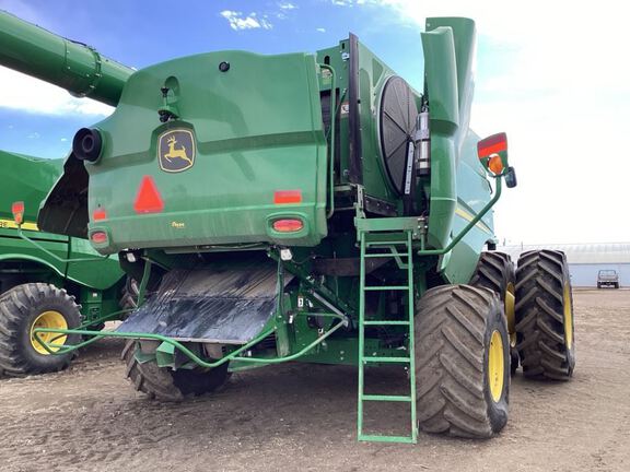 2023 John Deere S780 Combine