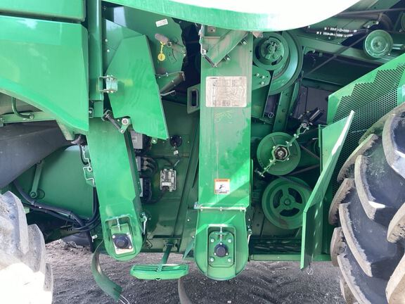 2023 John Deere S780 Combine