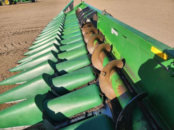 Misc 1820 Header Corn Head