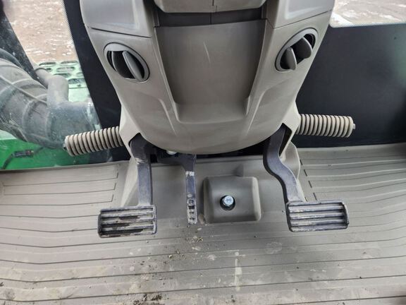 2024 John Deere 9R 640 Tractor 4WD