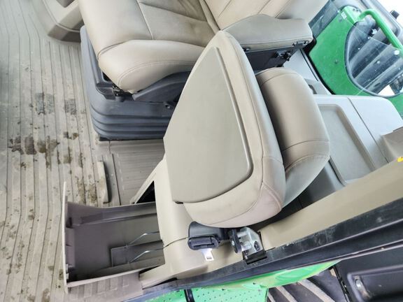 2024 John Deere 9R 640 Tractor 4WD