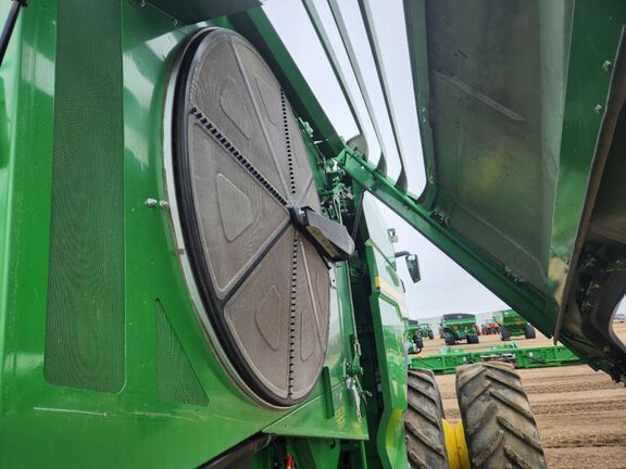 2021 John Deere X9 1000 Combine
