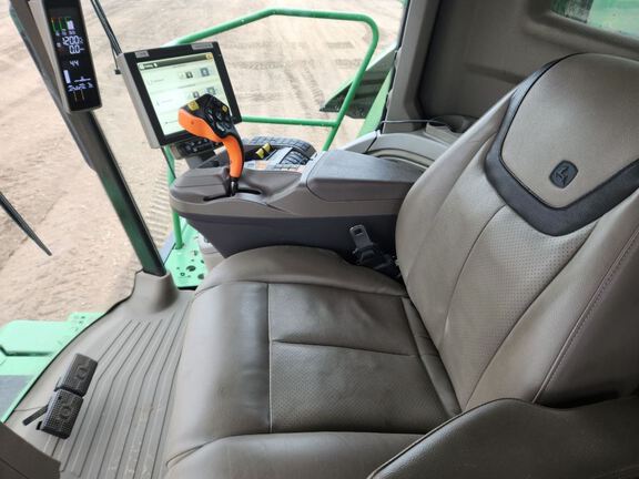 2021 John Deere X9 1000 Combine