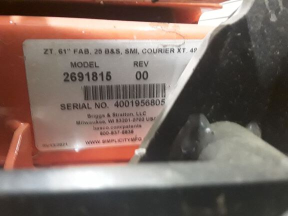 2016 Simplicity COURIER XT Mower/Zero Turn