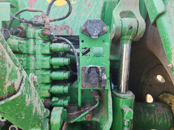2005 John Deere 8320 Tractor