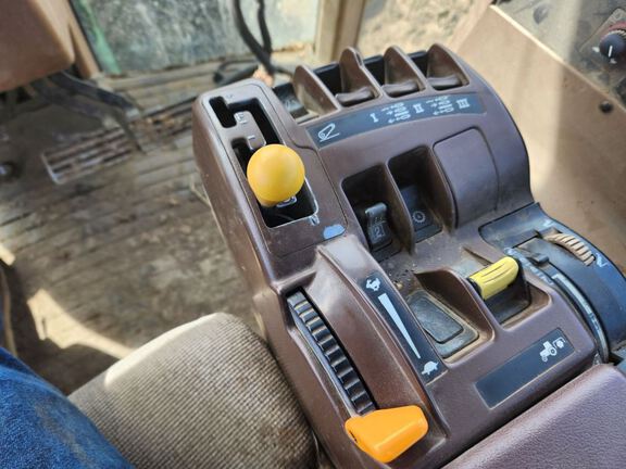 2005 John Deere 8320 Tractor