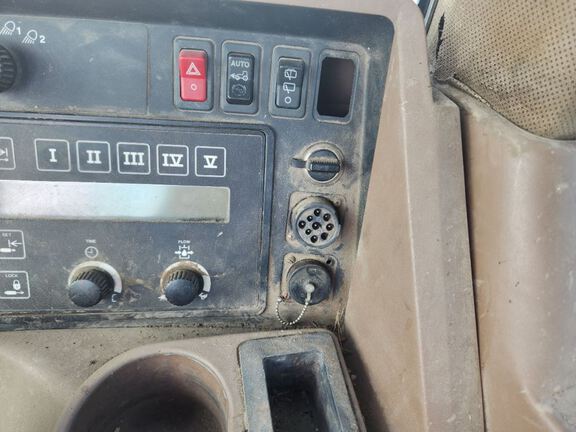 2005 John Deere 8320 Tractor