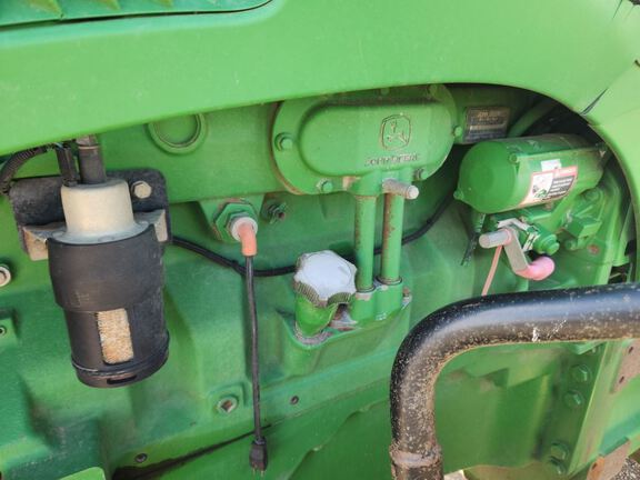 2005 John Deere 8320 Tractor