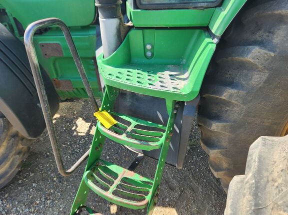2005 John Deere 8320 Tractor
