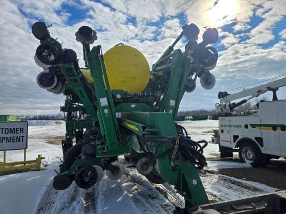 2004 John Deere 1790 Planter