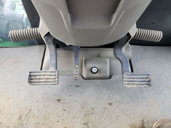 2025 John Deere 9RX 540 Tractor Rubber Track