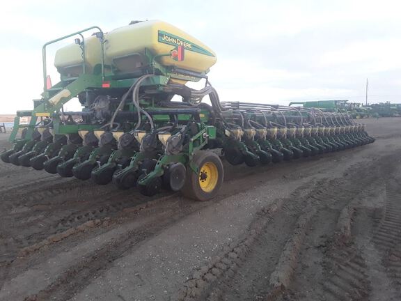 2008 John Deere DB88 Planter