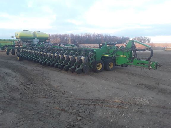 2008 John Deere DB88 Planter