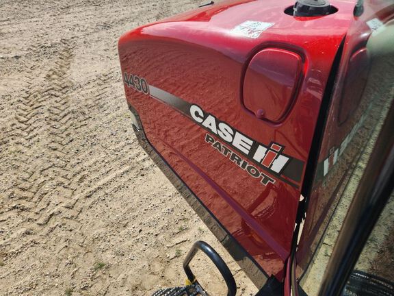 2013 Case PATRIOT 4430 Sprayer/High Clearance