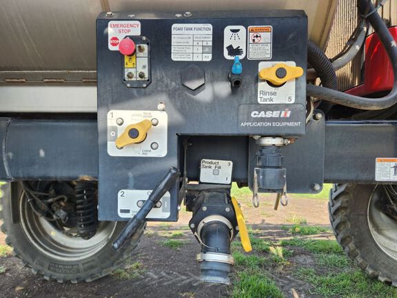 2013 Case PATRIOT 4430 Sprayer/High Clearance