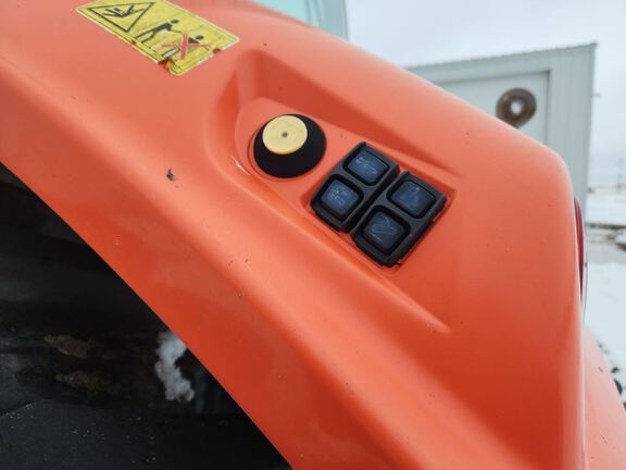 Kubota M7-171 Tractor