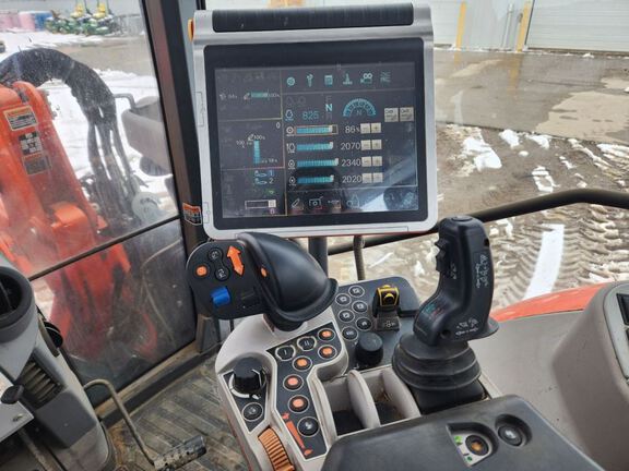 Kubota M7-171 Tractor