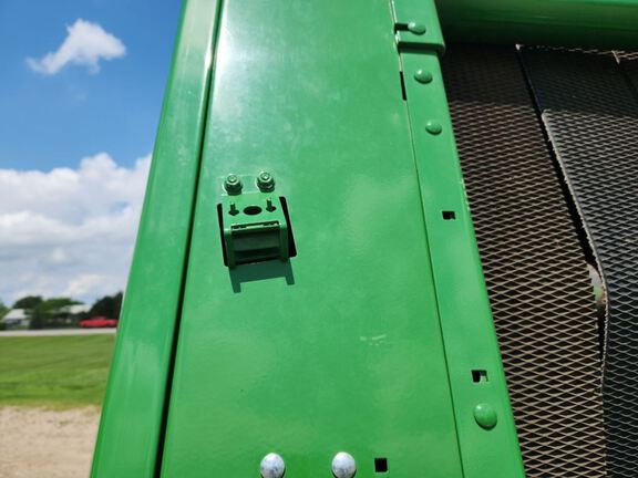 2024 John Deere 561R Baler/Round