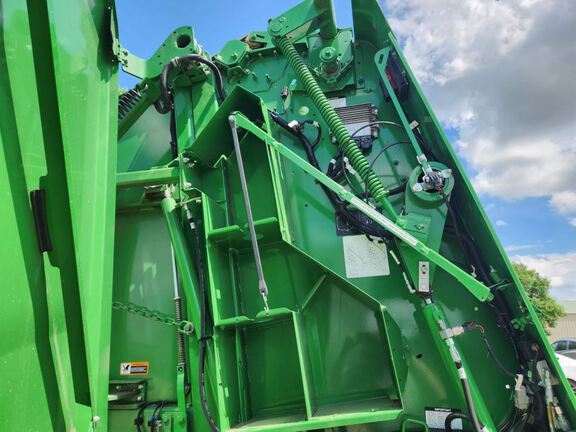 2024 John Deere 561R Baler/Round