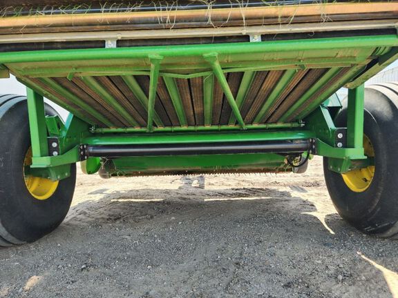 2024 John Deere 561R Baler/Round