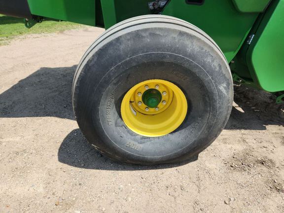 2024 John Deere 561R Baler/Round