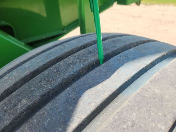 2024 John Deere 561R Baler/Round