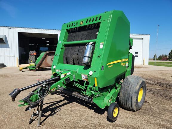 2023 John Deere 560R Baler/Round