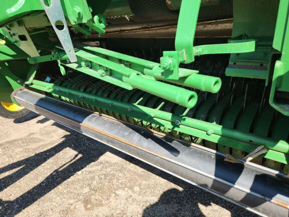 2023 John Deere 560R Baler/Round