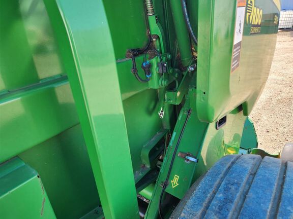 2023 John Deere 560R Baler/Round