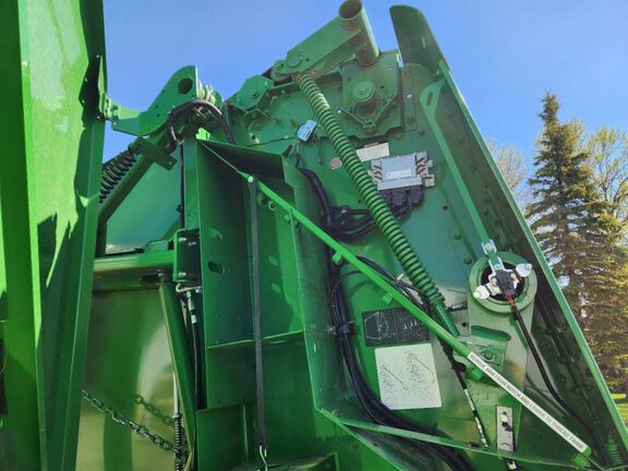 2023 John Deere 560R Baler/Round