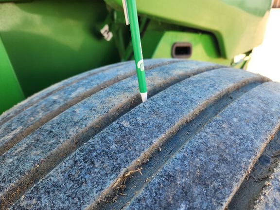 2023 John Deere 560R Baler/Round
