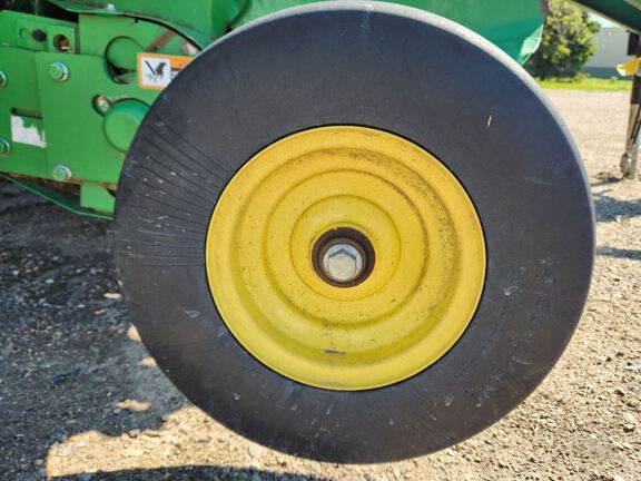 2023 John Deere 560R Baler/Round