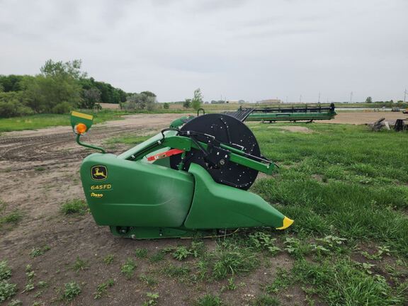 2018 John Deere 645FD Header Combine