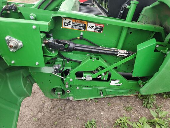 2018 John Deere 645FD Header Combine