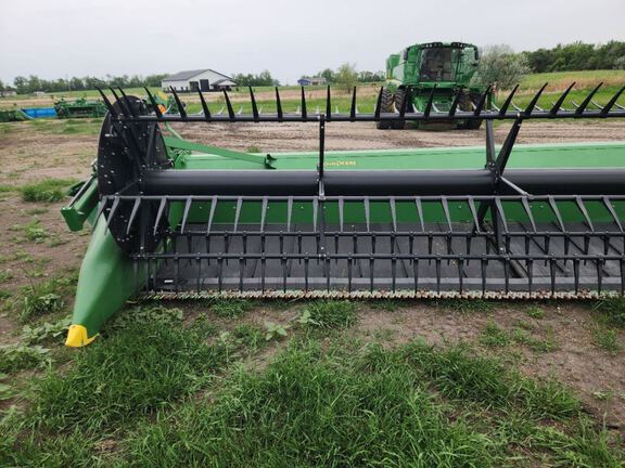 2018 John Deere 645FD Header Combine