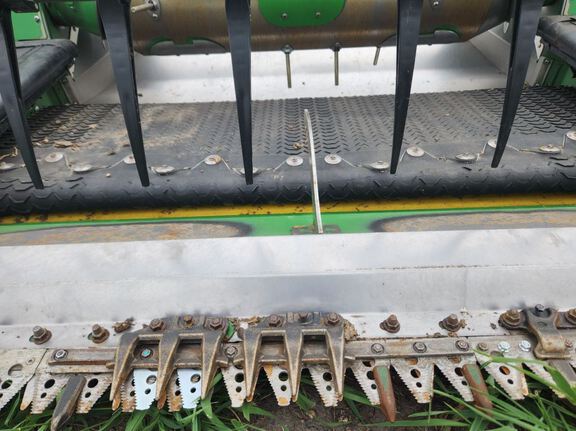 2018 John Deere 645FD Header Combine
