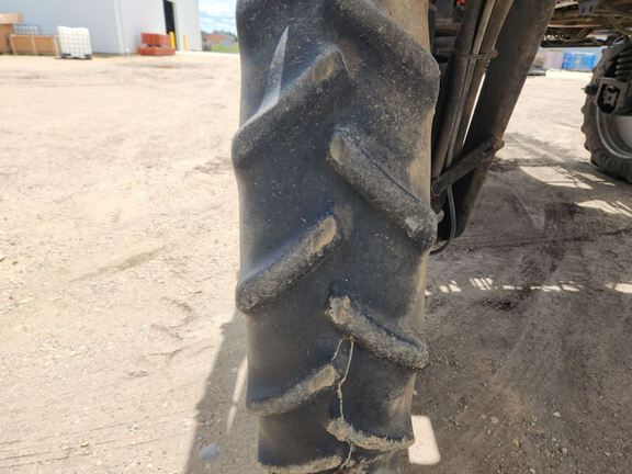2003 Case SPX 3185 Sprayer/High Clearance