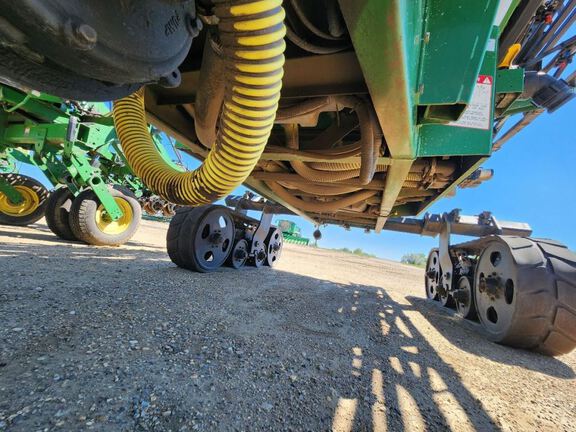 2021 Unverferth TA2400 Sprayer
