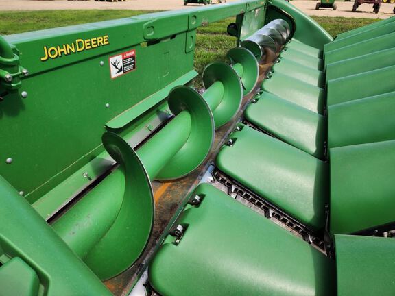 2014 John Deere 608C Header Corn Head