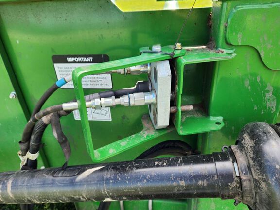 2014 John Deere 608C Header Corn Head