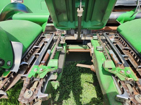 2014 John Deere 608C Header Corn Head