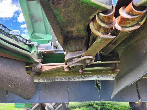 2014 John Deere 608C Header Corn Head