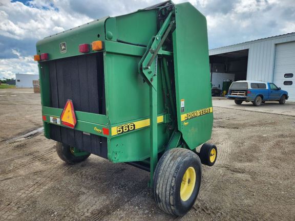 1998 John Deere 566 Baler/Round