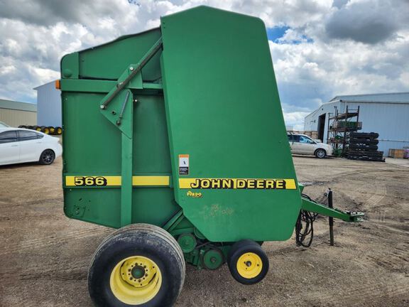 1998 John Deere 566 Baler/Round