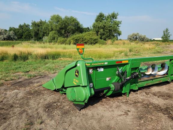 2009 John Deere 608C Header Corn Head