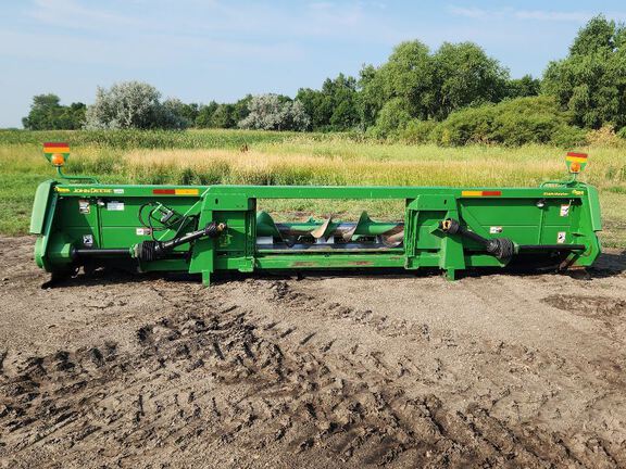 2009 John Deere 608C Header Corn Head