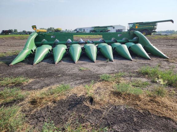 2009 John Deere 608C Header Corn Head