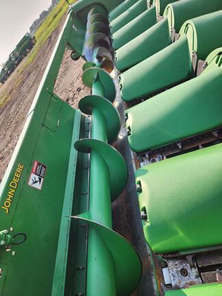 2009 John Deere 608C Header Corn Head